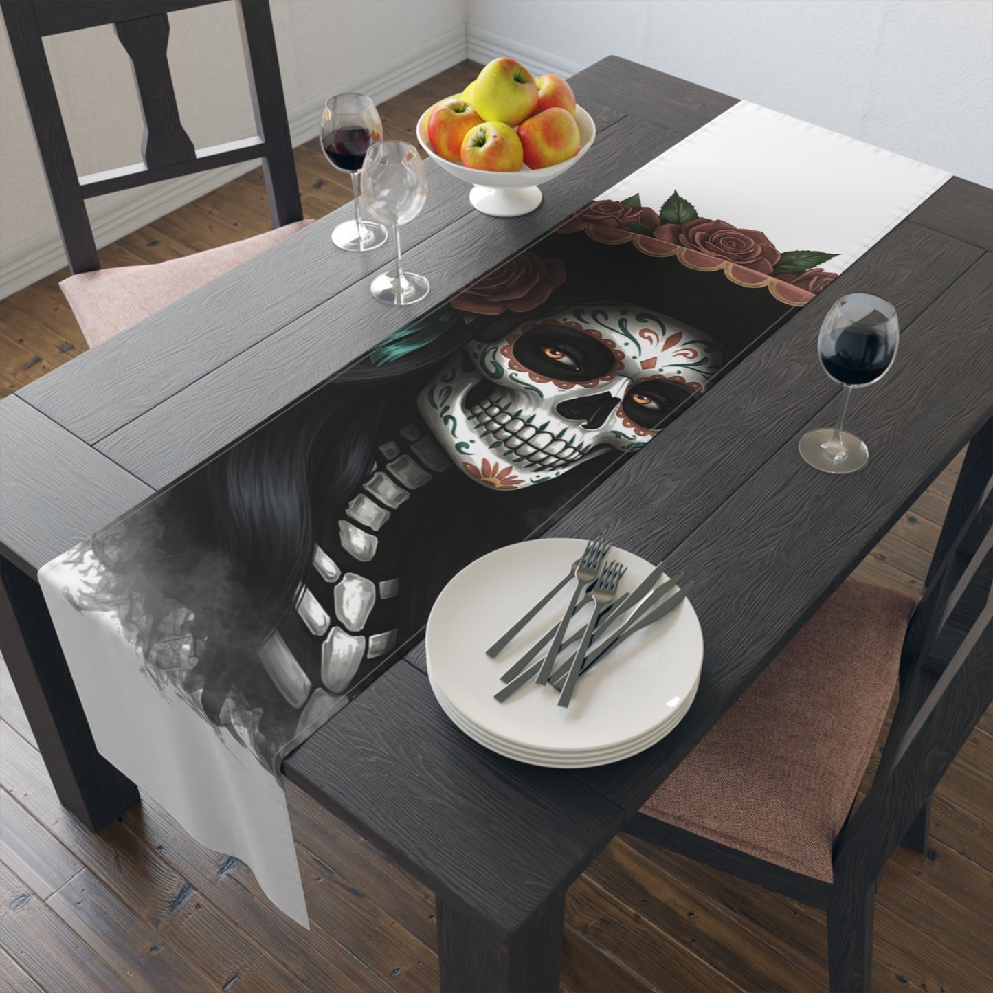 LaCatrina Edge: Chic & Bold Table Runner