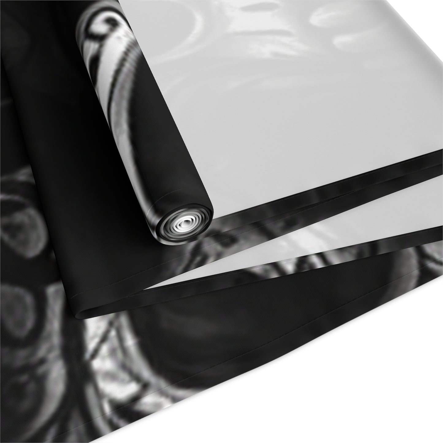 LaCatrina Edge: Daring Cotton-Poly Table Runner