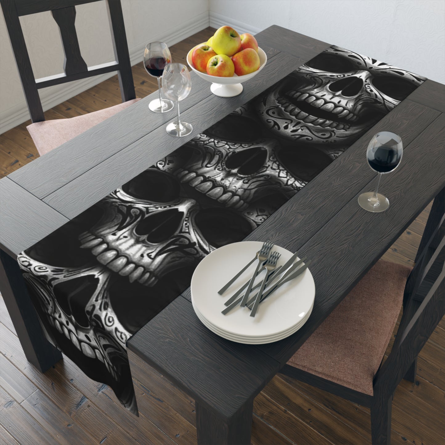 LaCatrina Edge: Daring Cotton-Poly Table Runner