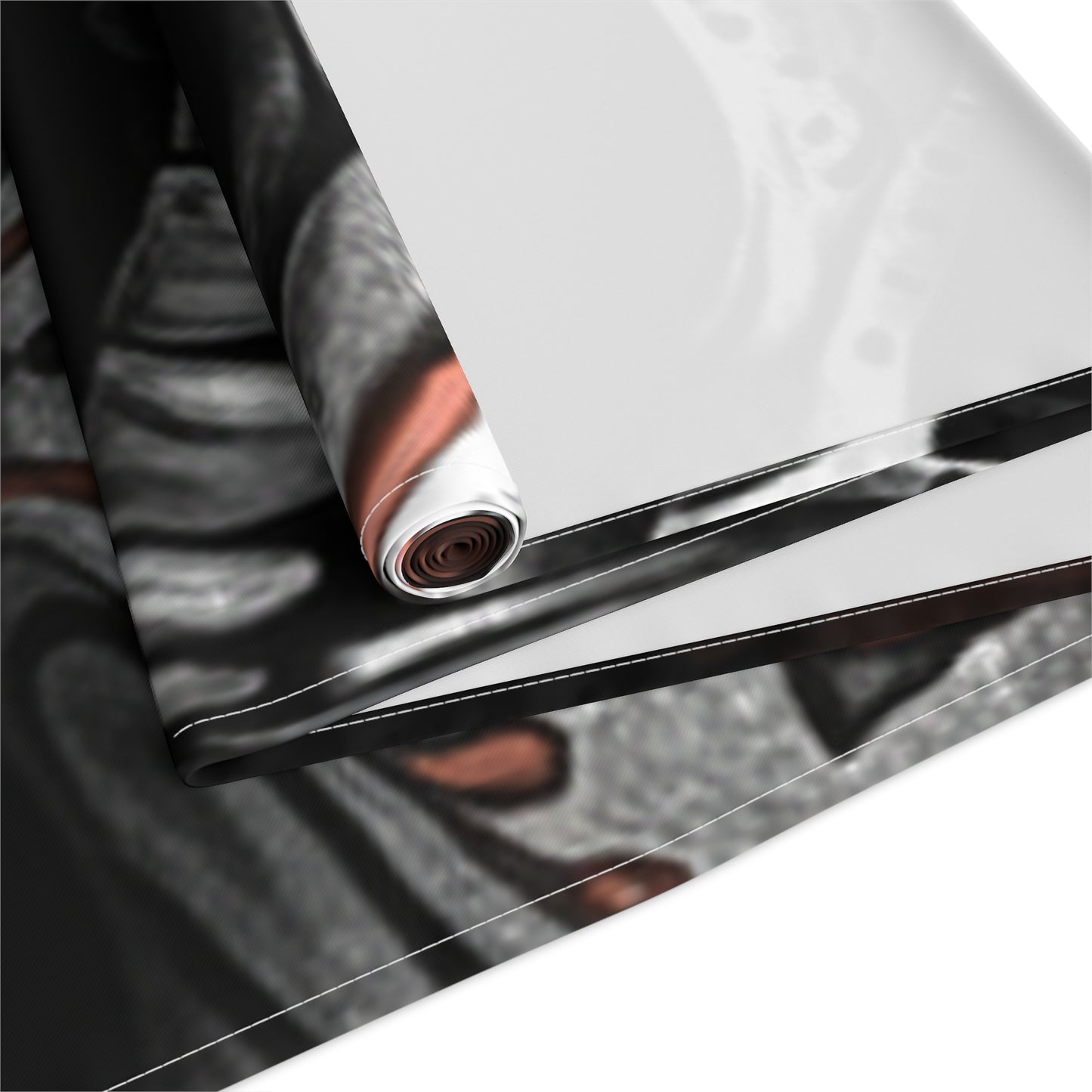 LaCatrina Edge: Bold & Stylish Table Runner