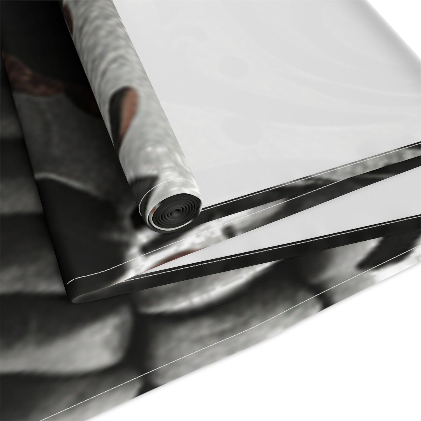 LaCatrina Edge: Bold & Beautiful Table Runner