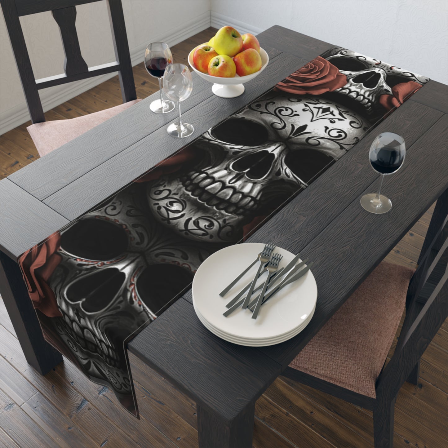 LaCatrina Edge: Chic and Bold Table Runner