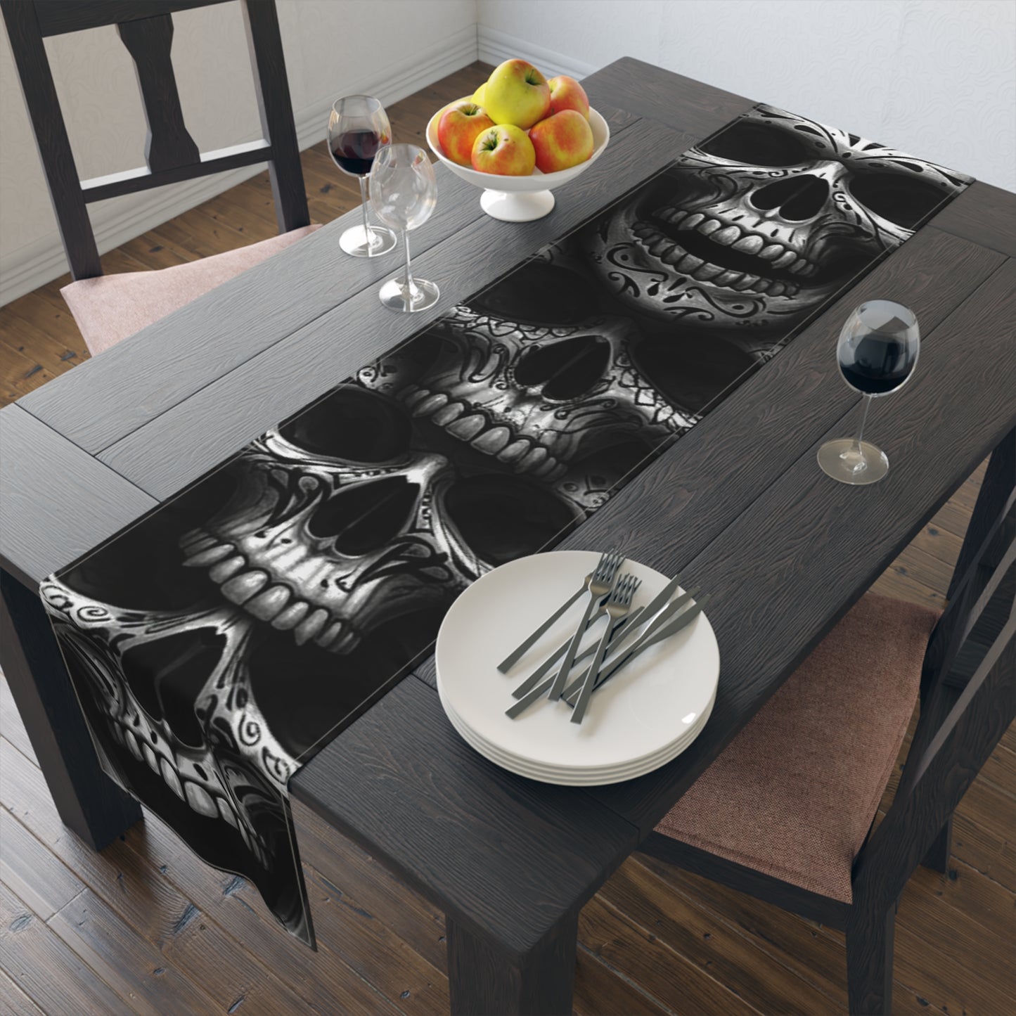 LaCatrina Edge: Daring Cotton-Poly Table Runner