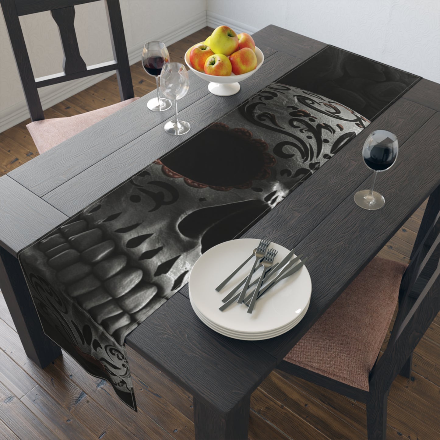 LaCatrina Edge: Bold & Beautiful Table Runner
