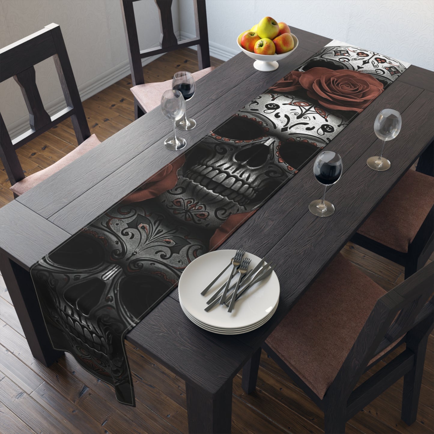 LaCatrina Edge: Chic & Bold Table Runner
