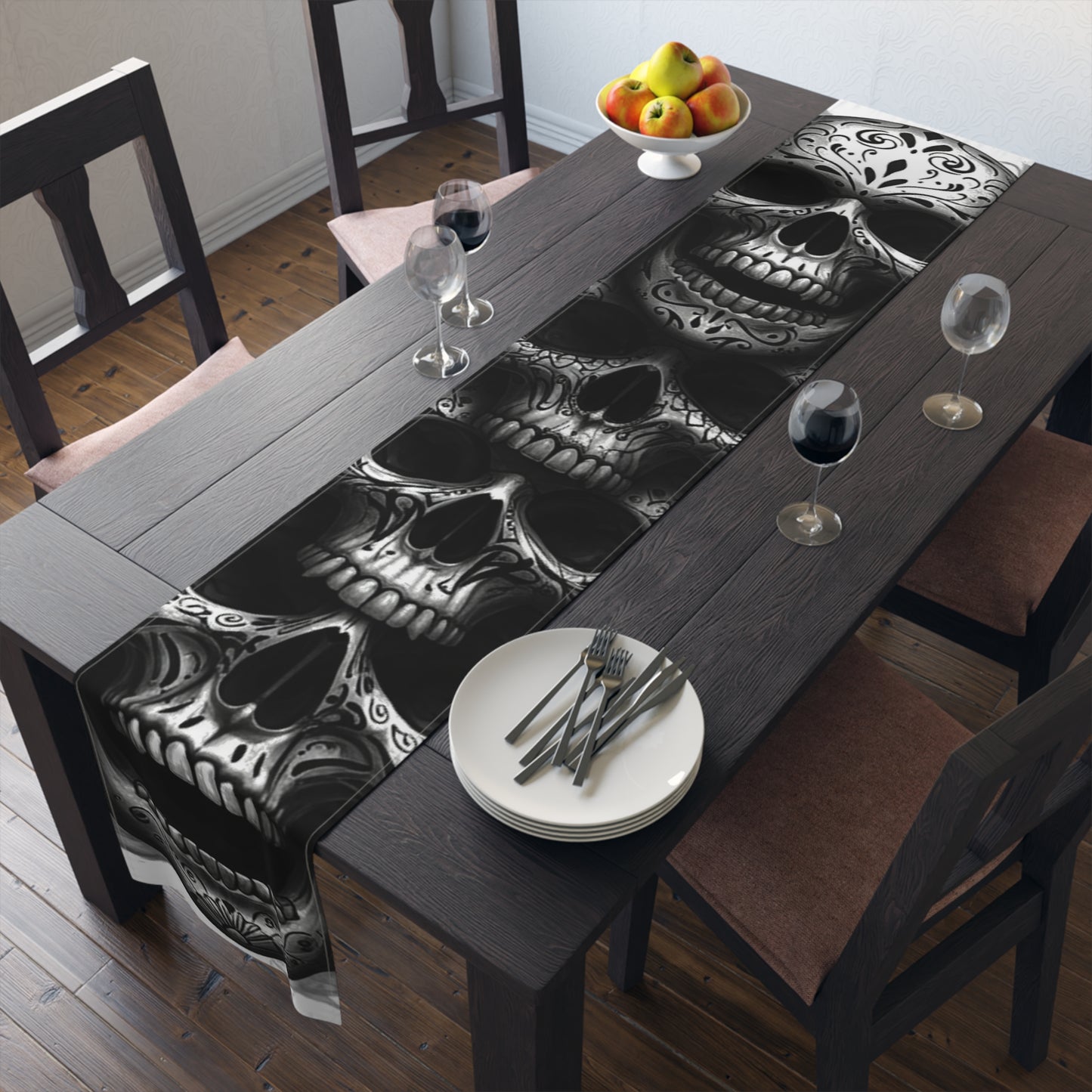 LaCatrina Edge: Daring Cotton-Poly Table Runner