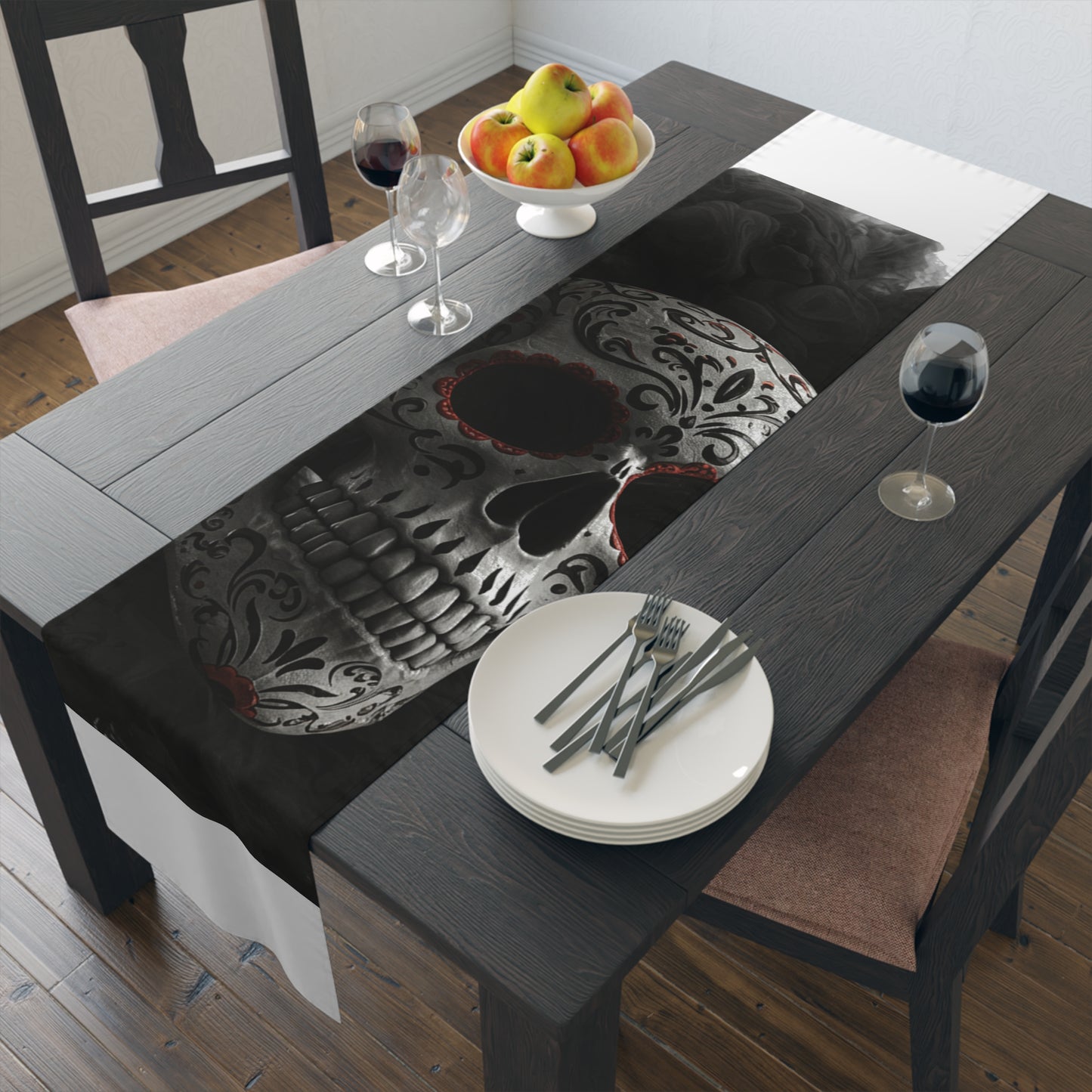LaCatrina Edge: Chic & Bold Table Runner
