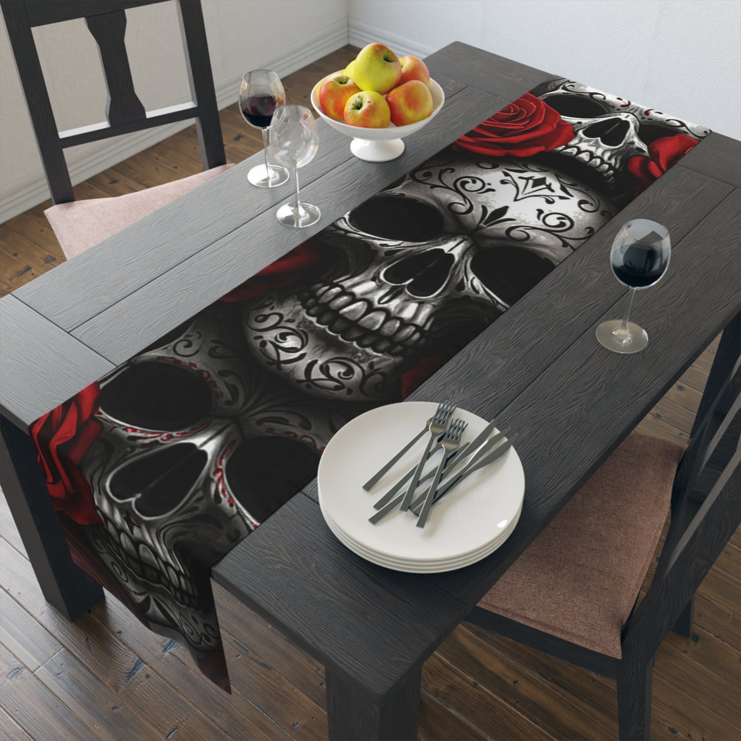 LaCatrina Edge: Chic and Bold Table Runner