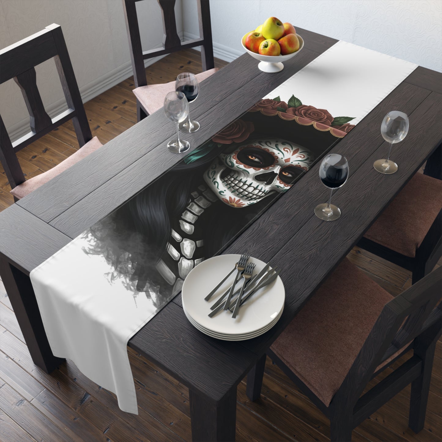 LaCatrina Edge: Chic & Bold Table Runner